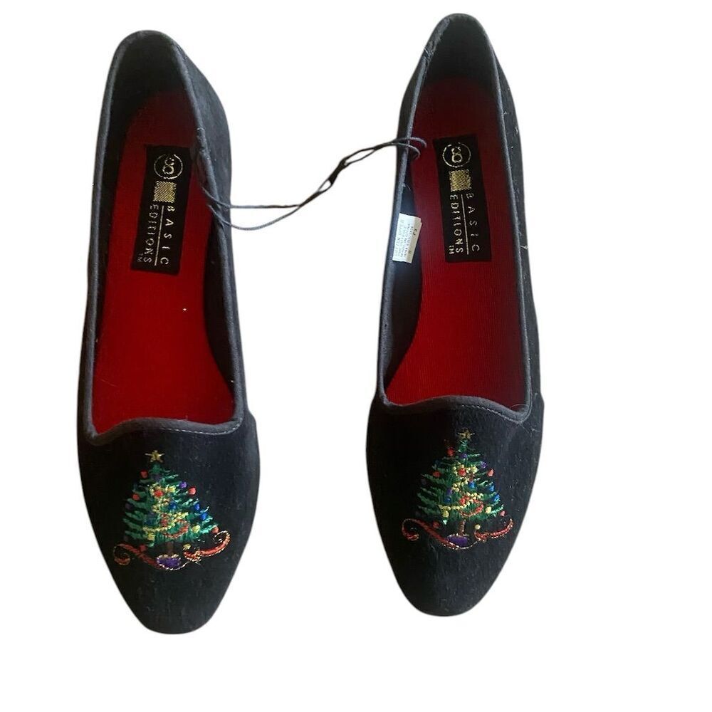 Basic Edition Women's Christmas Tree Embroidered Velvet Flats Size 8 Multicolor